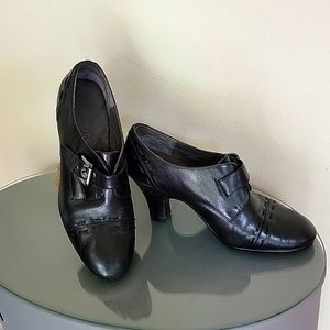 Aerosols Black Leather Soto Album